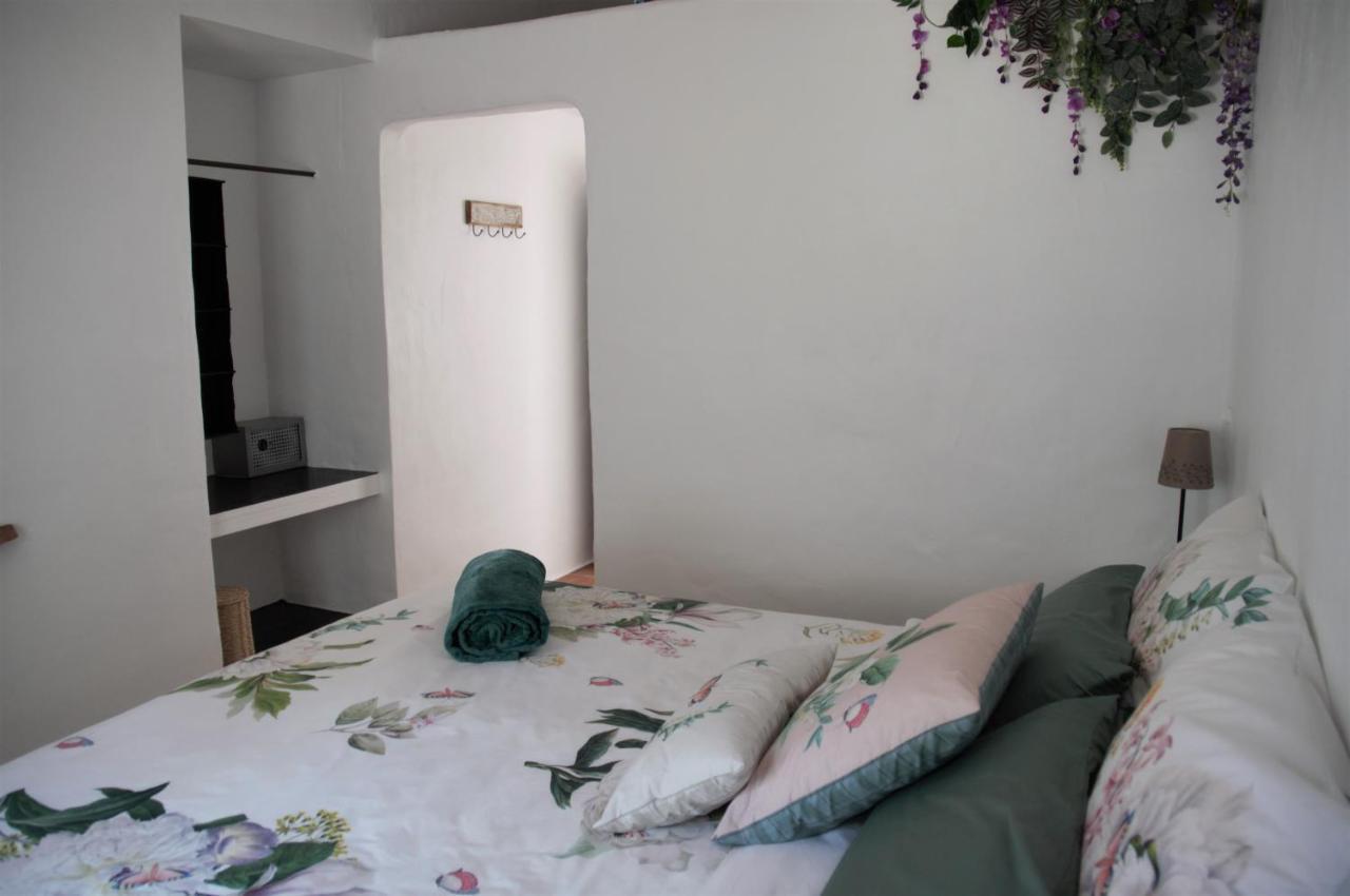 Boutique B&B El Refugio Alcaucin Luaran gambar